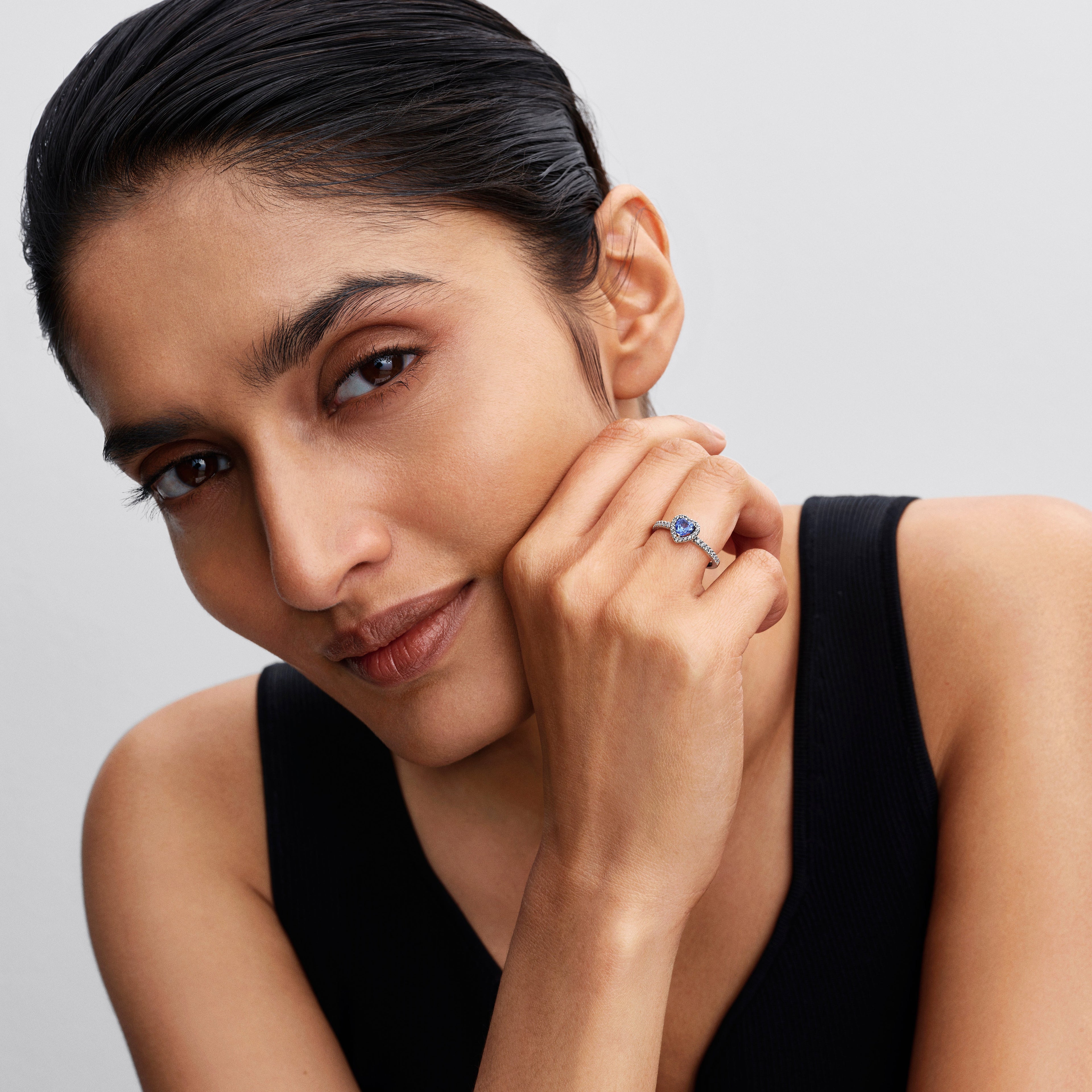 Pandora Sparkling Elevated Heart Ring